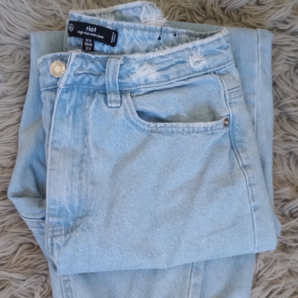 *VACATION SALE* Missguided Riot Mom Jeans S8W